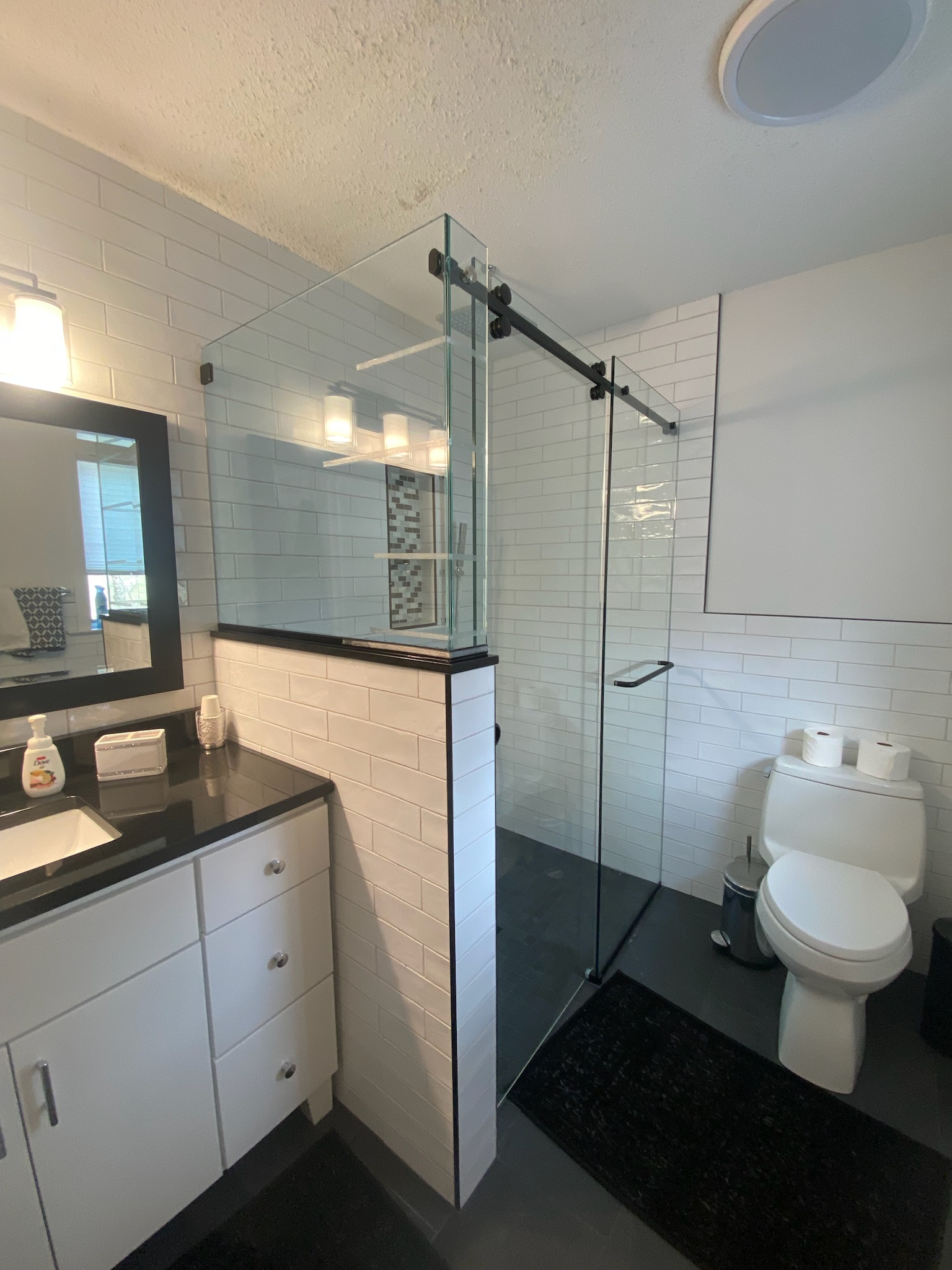 Glass Enclosure | CT